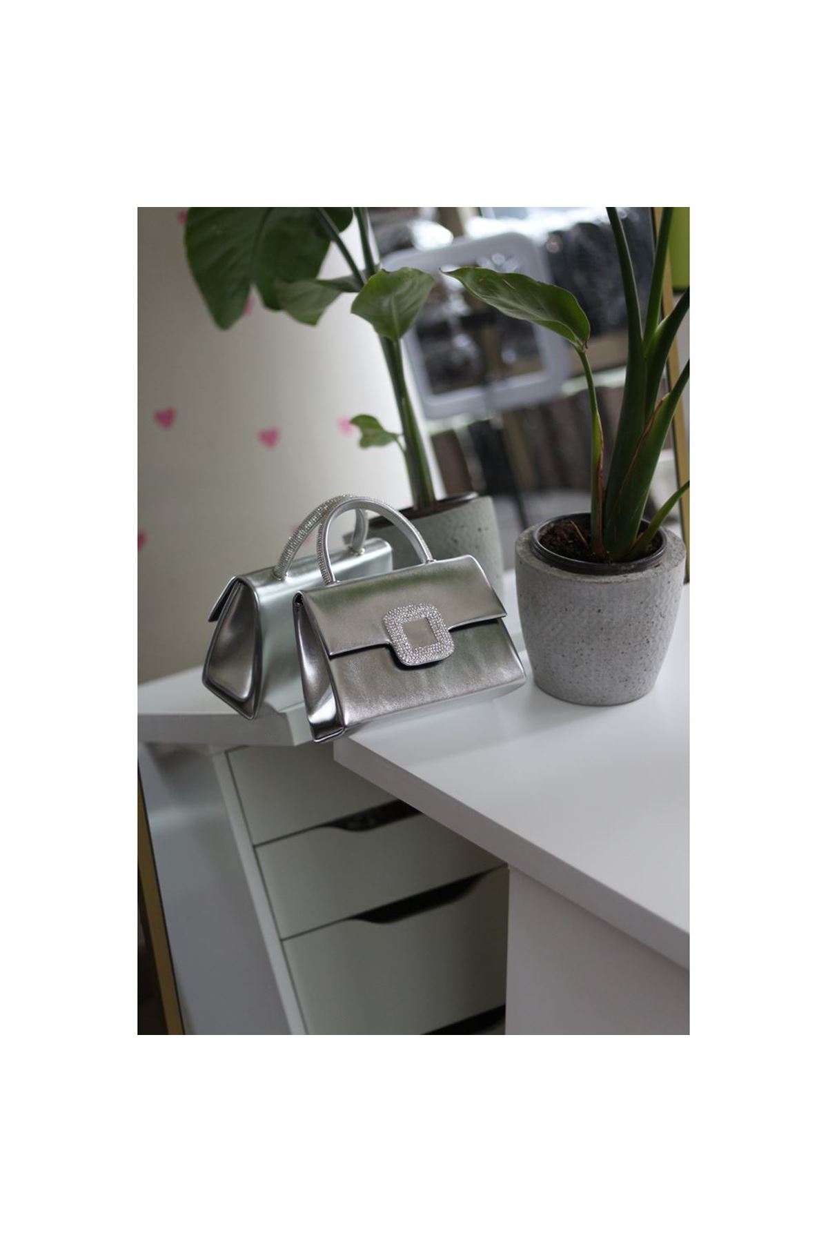 Silver Kare Taş Toka Detaylı Tutmalı Abiye El Omuz Çantası