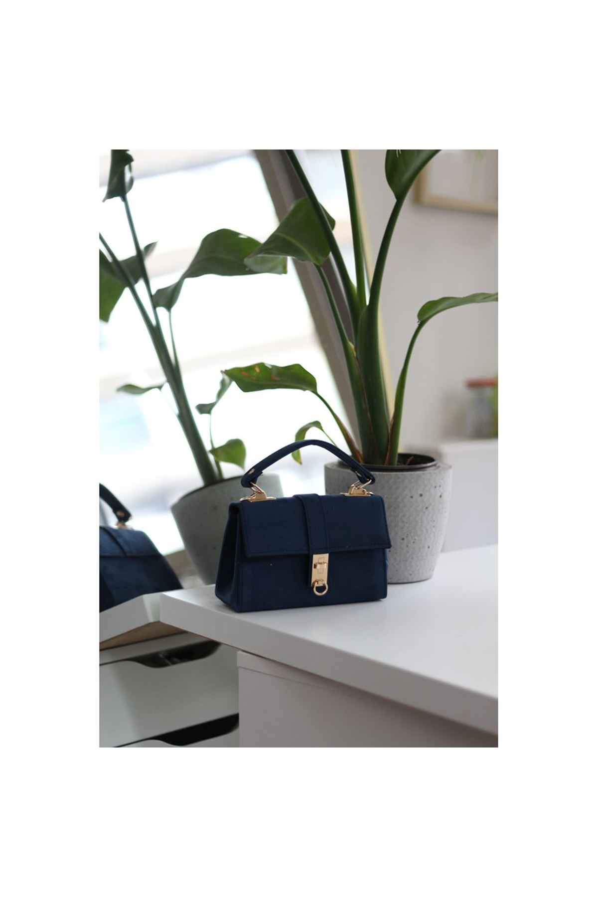 Kadın Lacivert Süet Toka Detaylı Zincirli El Omuz Çantası
