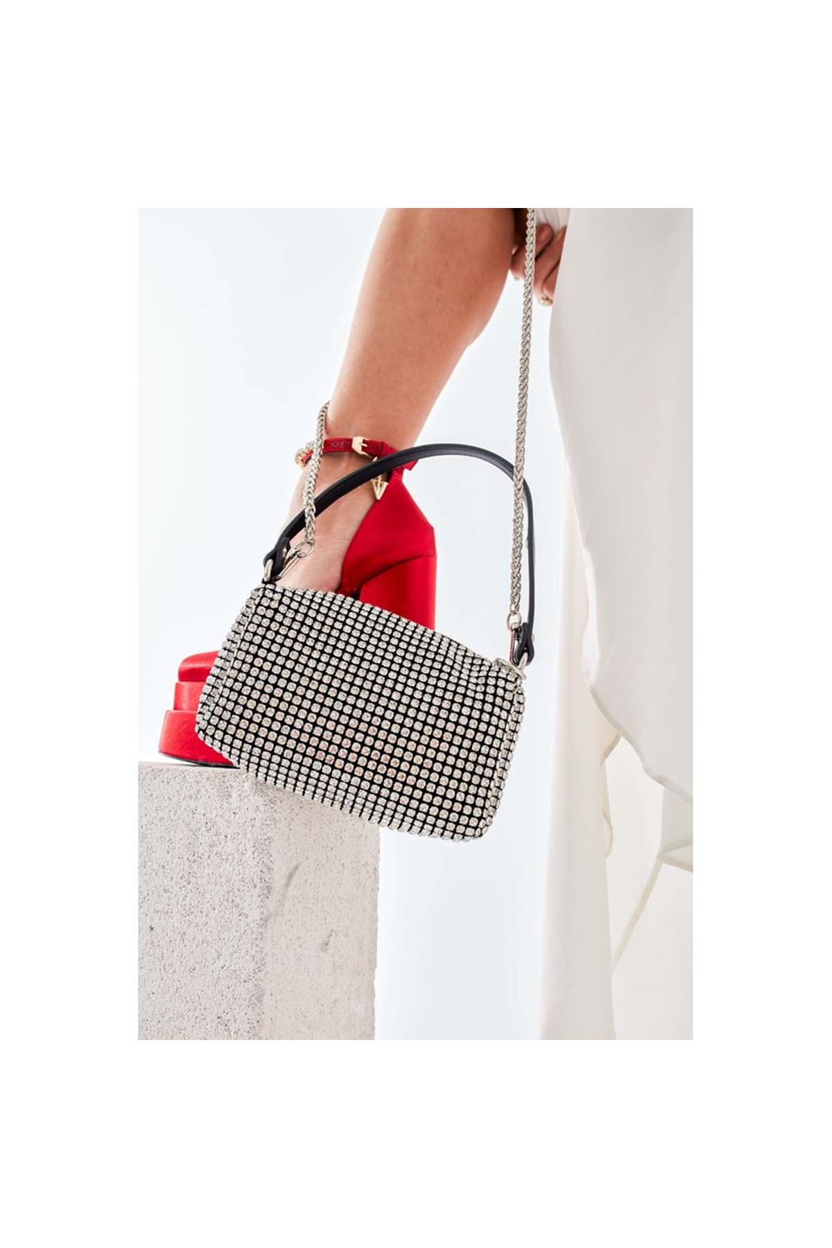 Özel Form Taşlı Abiye El Çantası