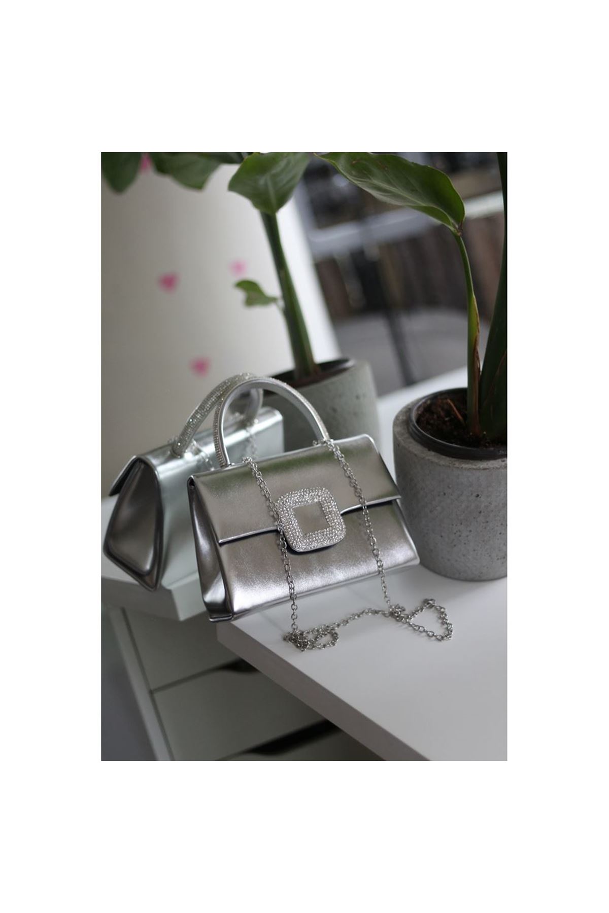Silver Kare Taş Toka Detaylı Tutmalı Abiye El Omuz Çantası