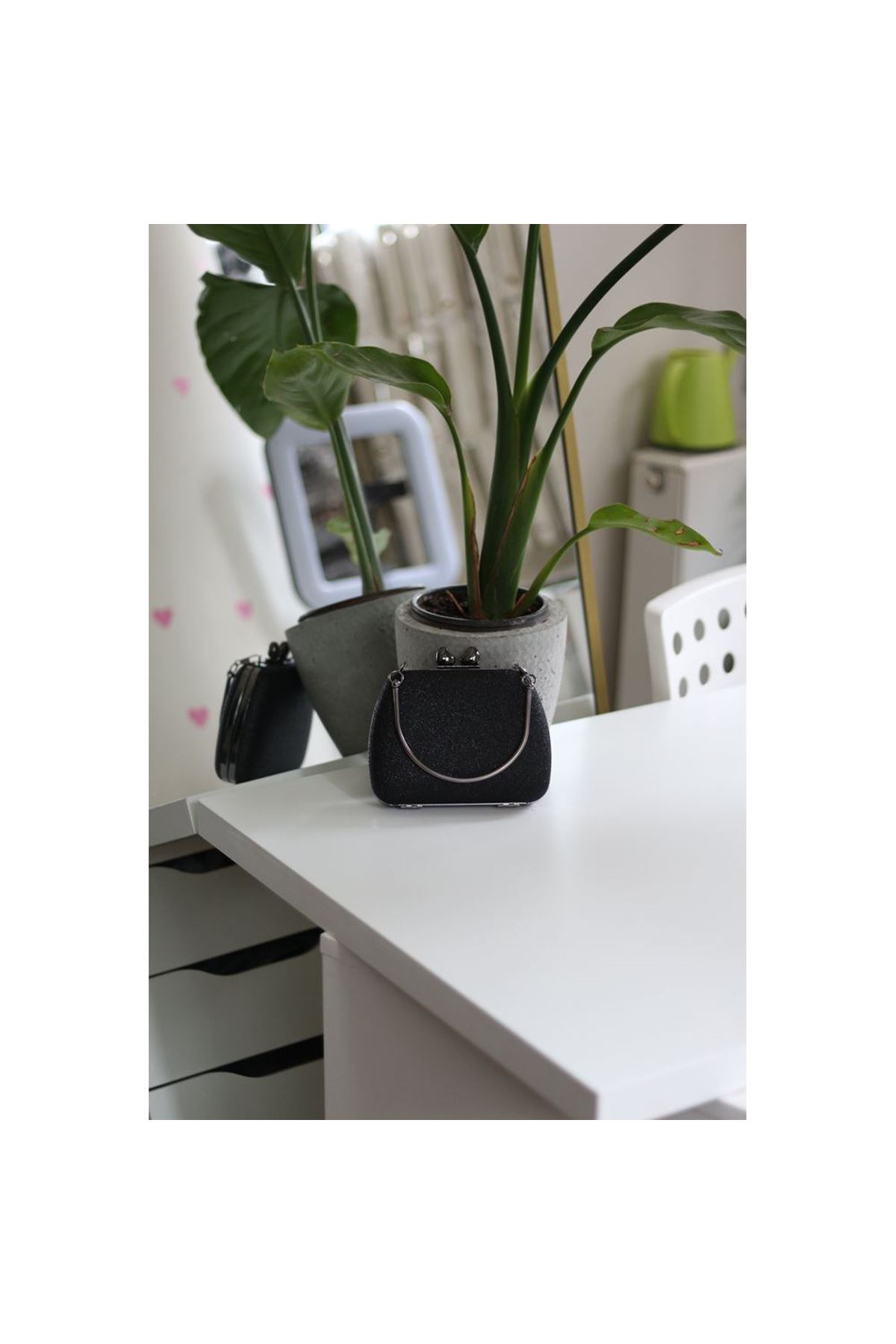 Kadın Siyah Simli Metal Tutma Kulplu Kalp Klips Abiye El Çantası