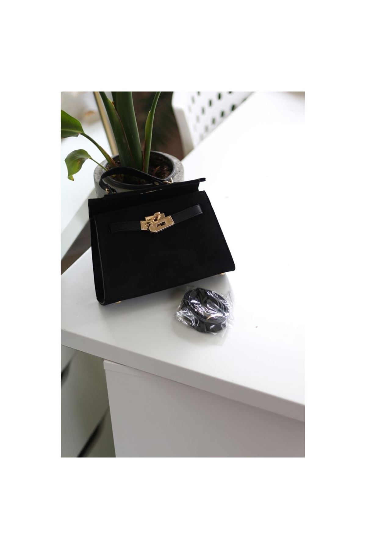 Kadın Siyah Süet Özel Kilit Mekanizmalı El Omuz Çantası