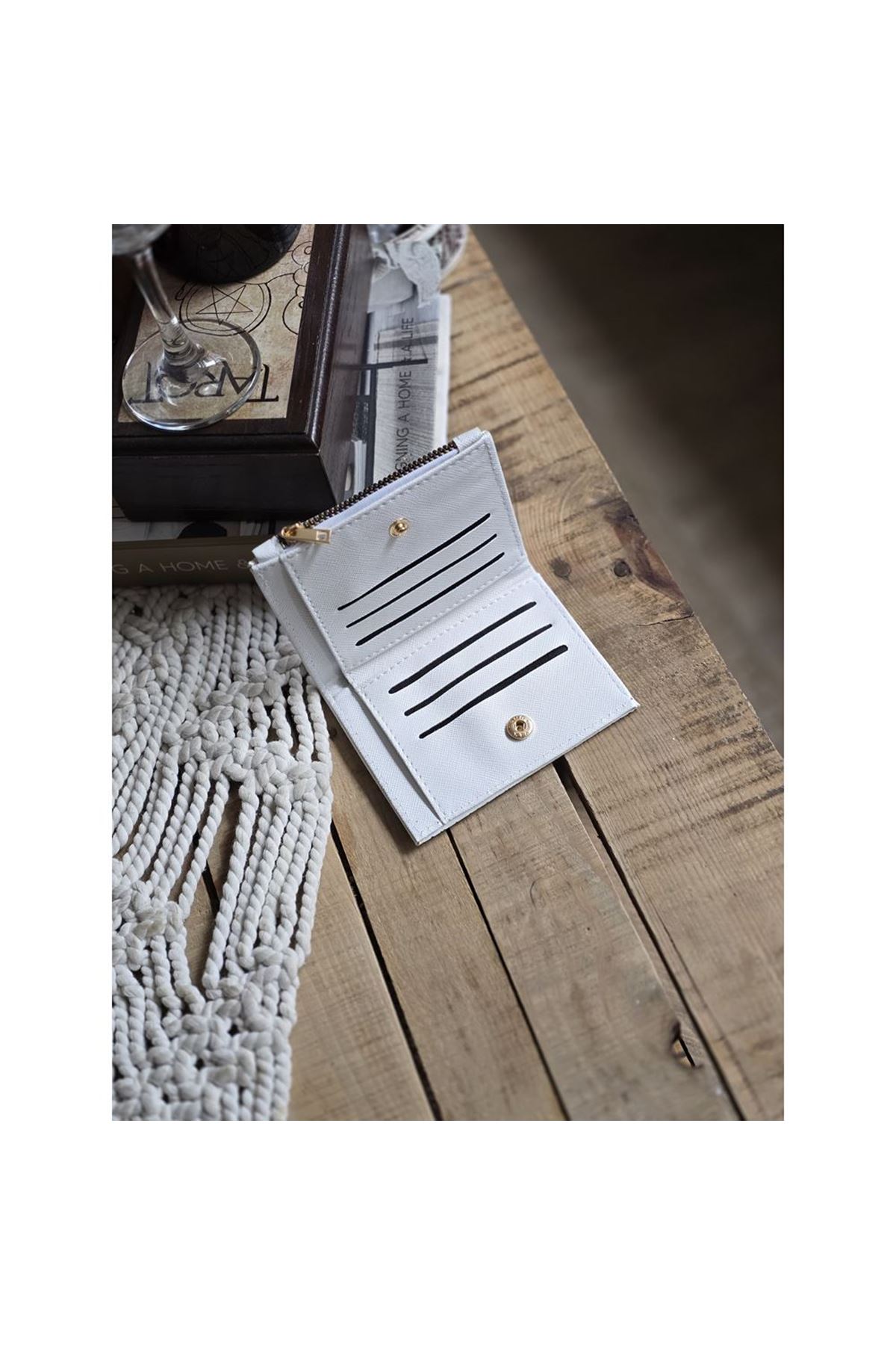Beyaz Dokuma Desen Kare Kartlık Detaylı Cüzdan