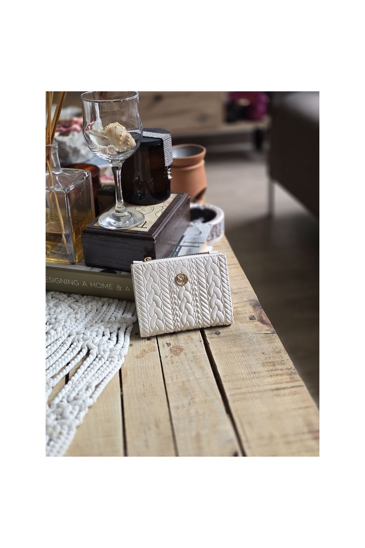 Krem Dokuma Desen Kare Kartlık Detaylı Cüzdan