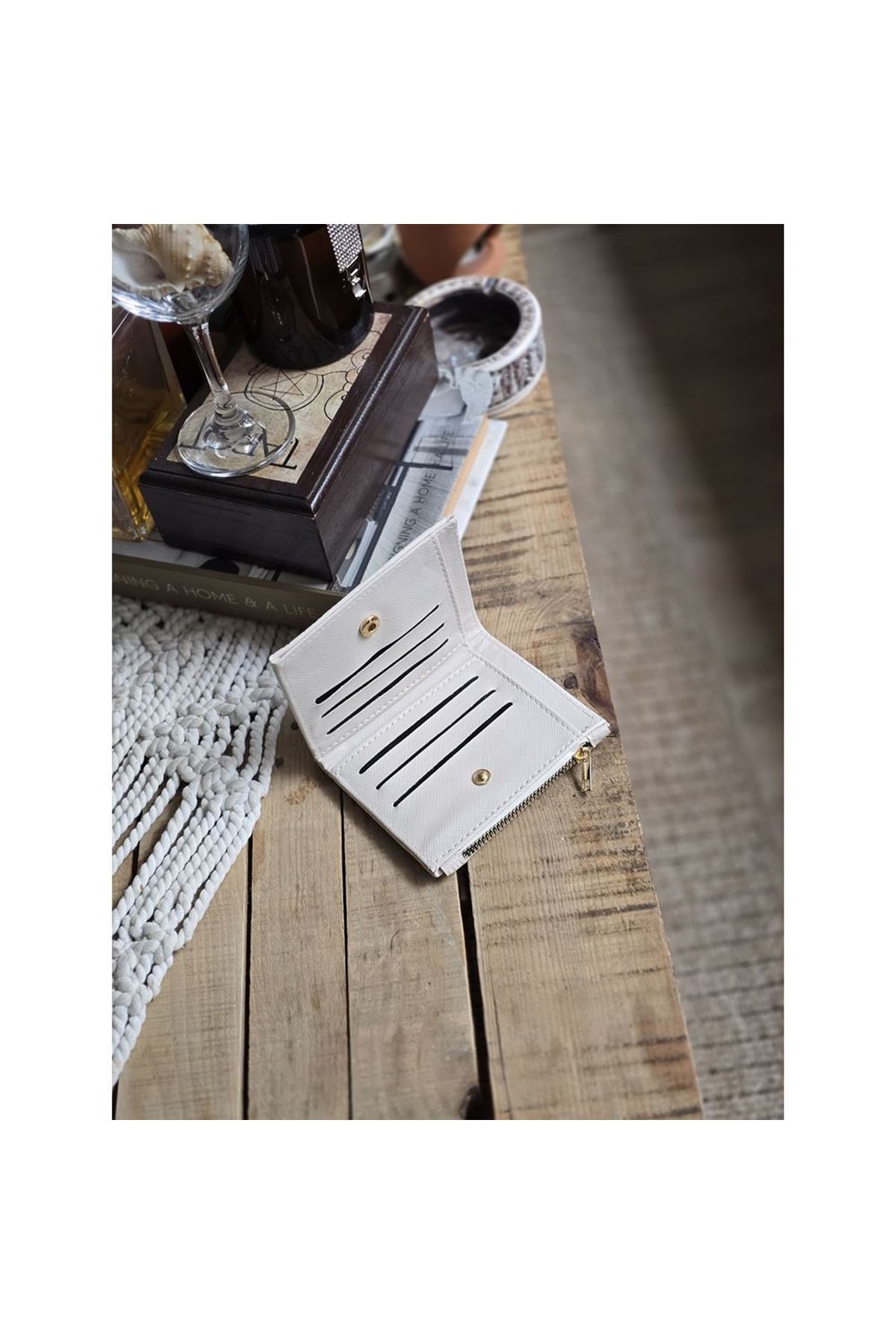 Krem Dokuma Desen Kare Kartlık Detaylı Cüzdan