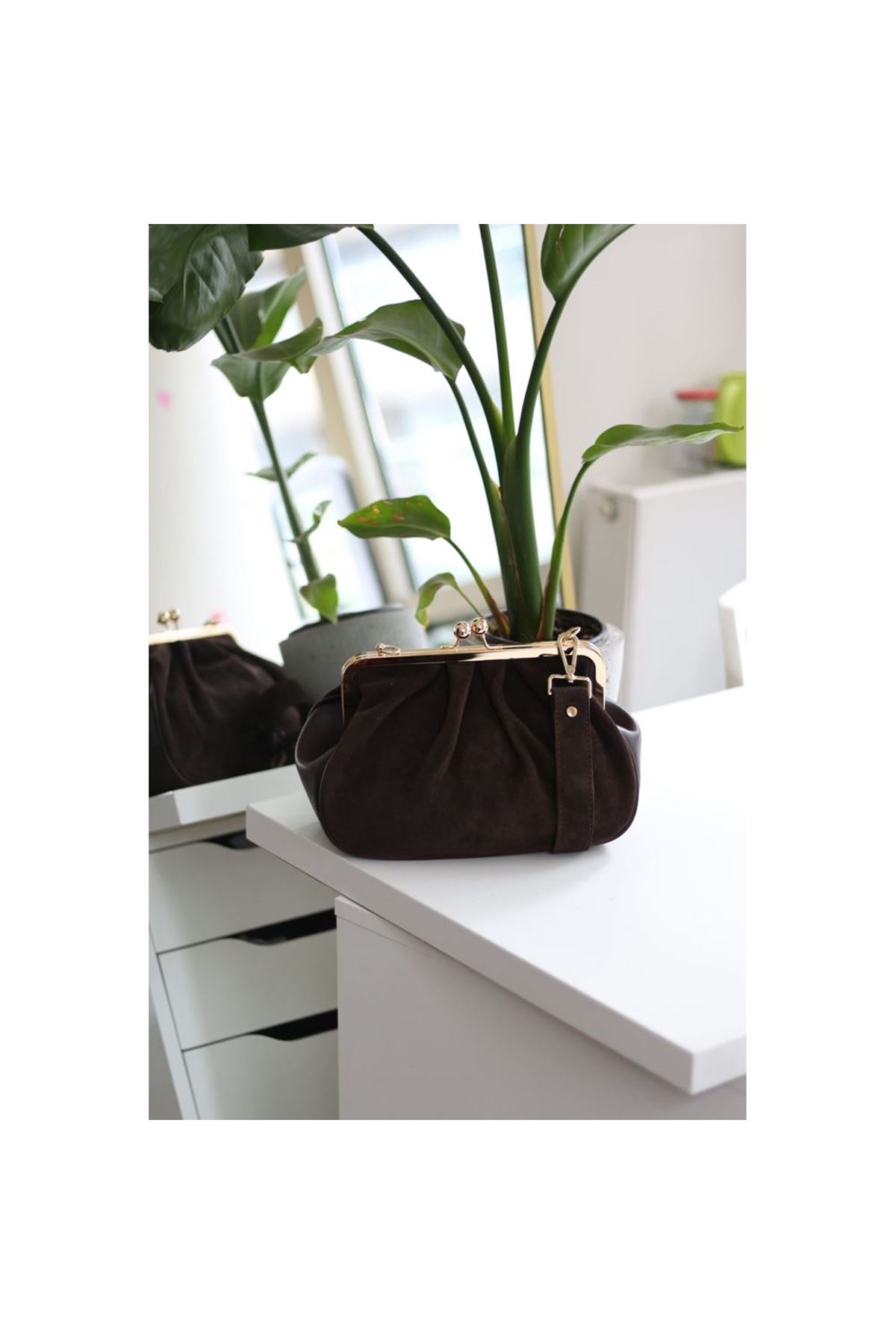 Kadın Acı Kahve Süet Burslu Kalın Askılı Omuz Çantası