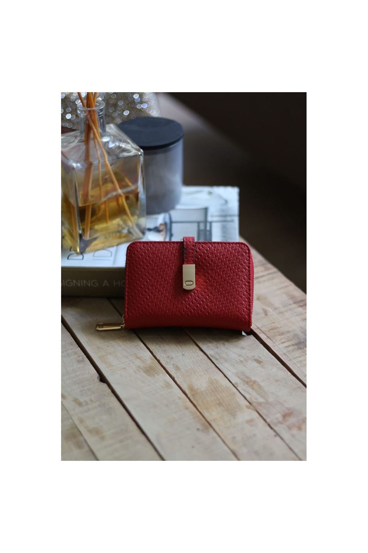 Kadın Kırmızı Dokulu Kartlık Detaylı Küçük Boy Cüzdan