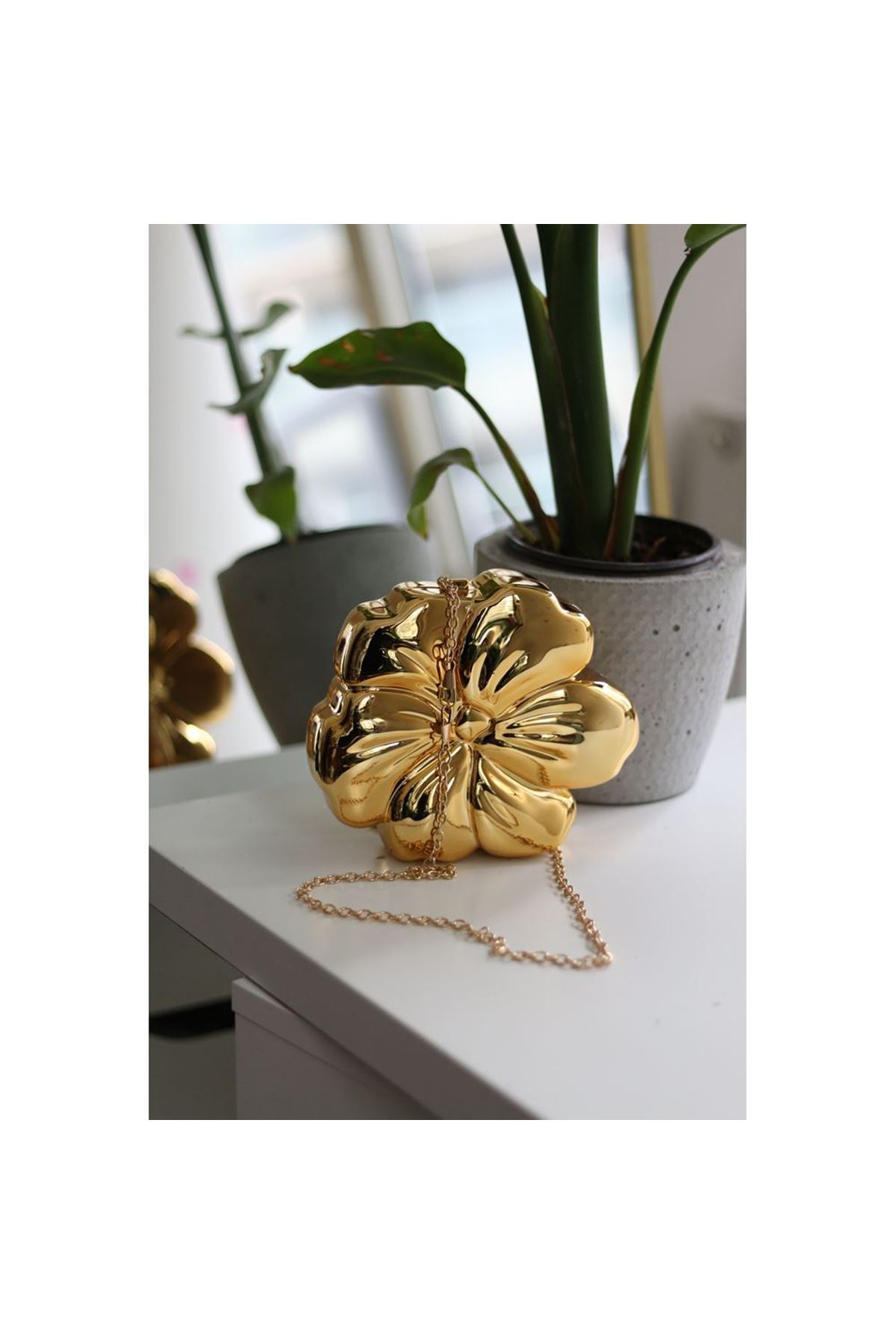Kadın Gold Kaplama Çiçek Desenli Abiye Çanta