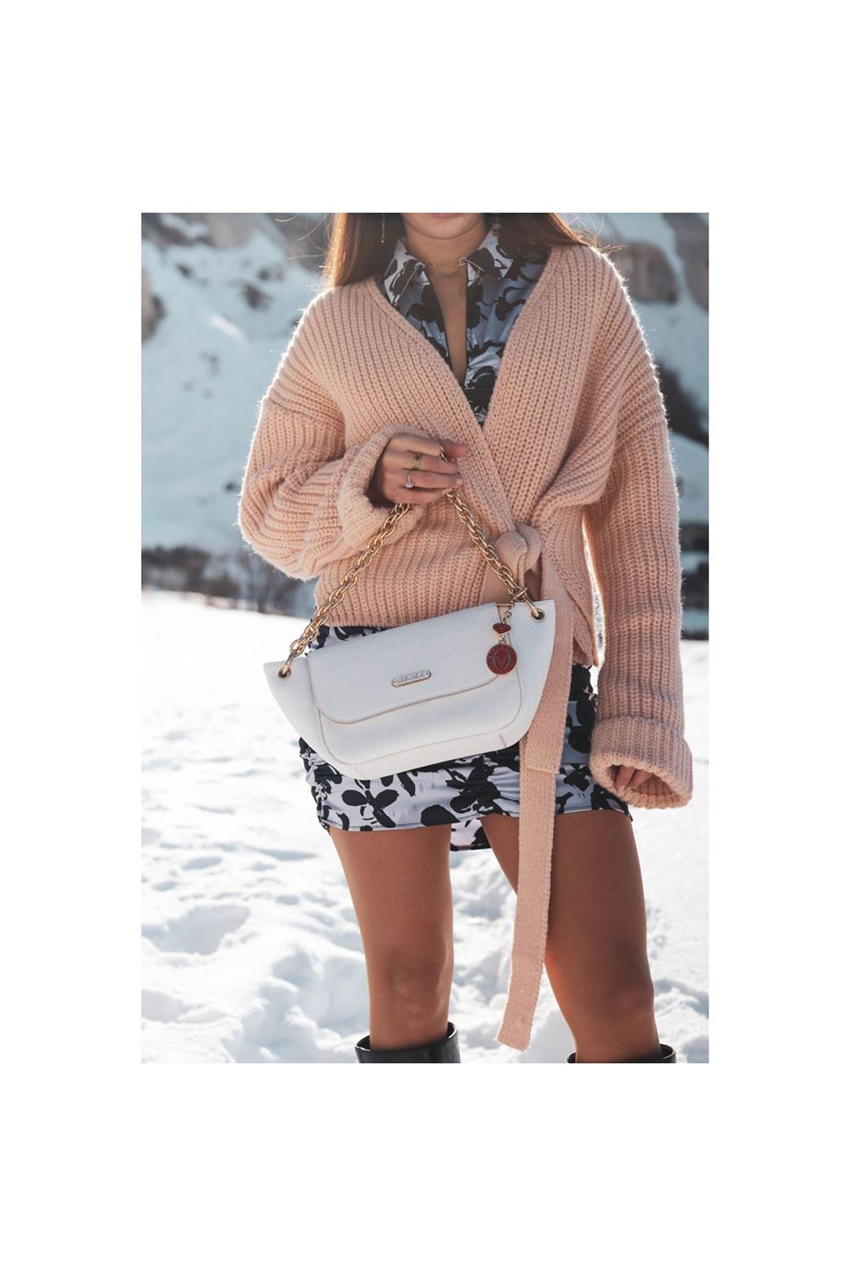 Valentino Beyaz Gold Zincir Detaylı Omuz Çantası