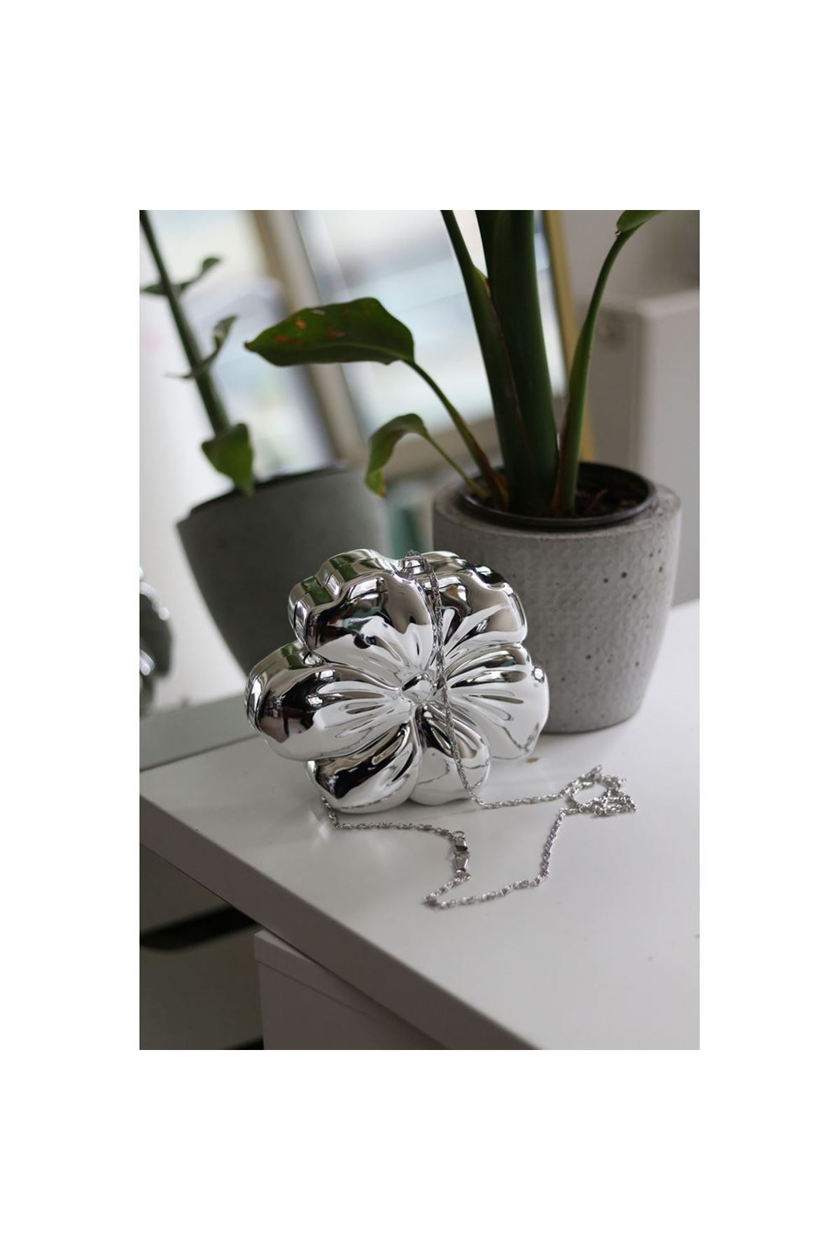 Kadın Silver Kaplama Çiçek Desenli Abiye Çanta
