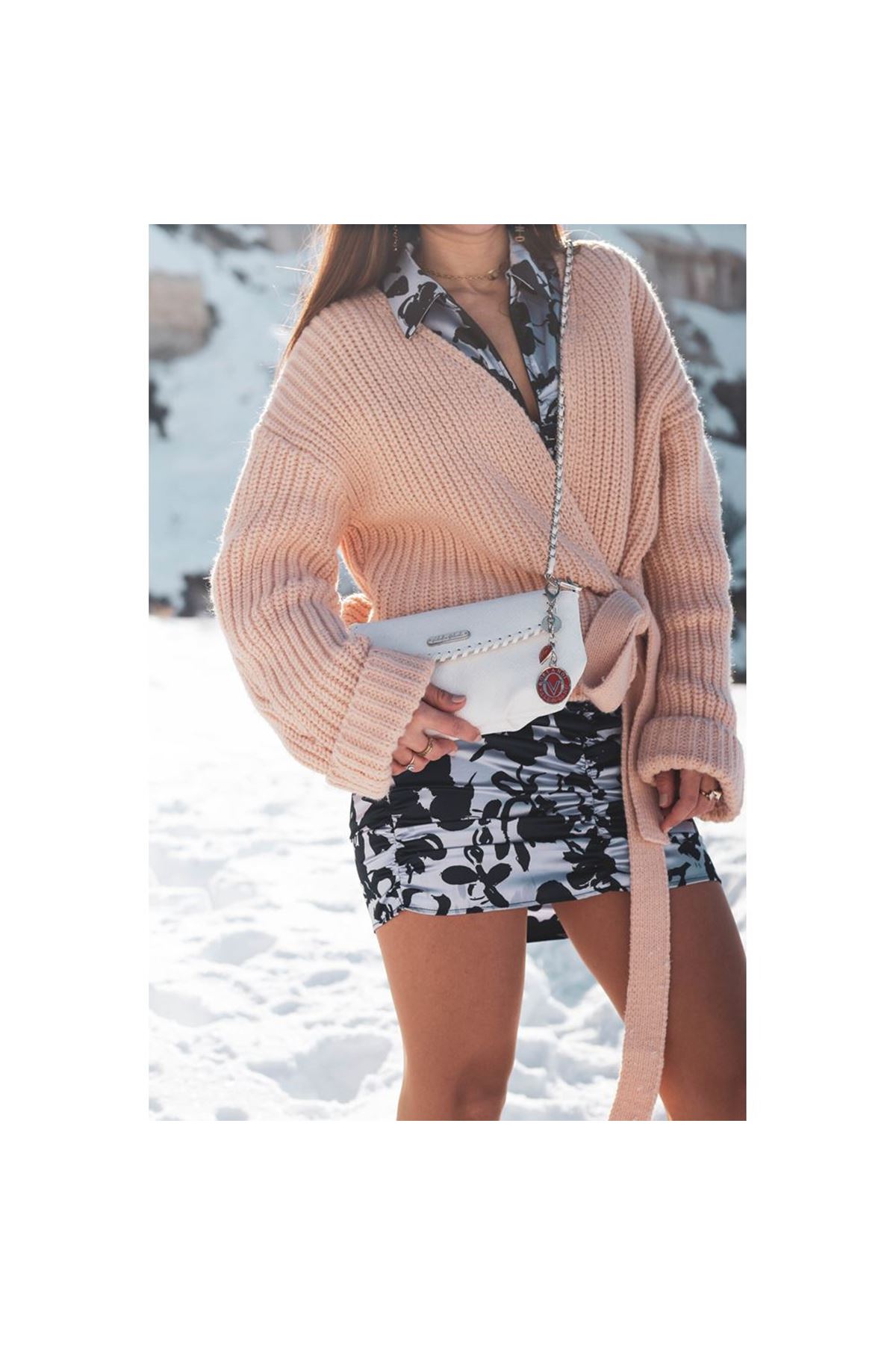 Valentino Beyaz Aksesuarlı Çapraz Çanta