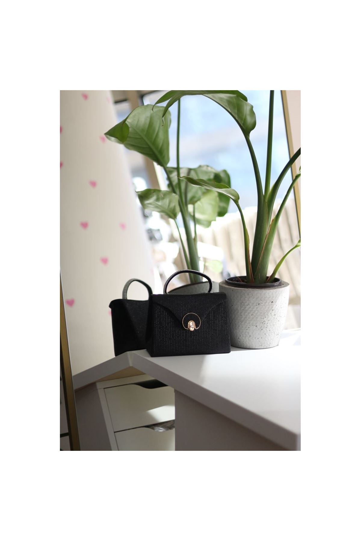 Siyah Simli Oval Gold Aksesuarlı Taşlı Tutma Kulplu Abiye El Çantası