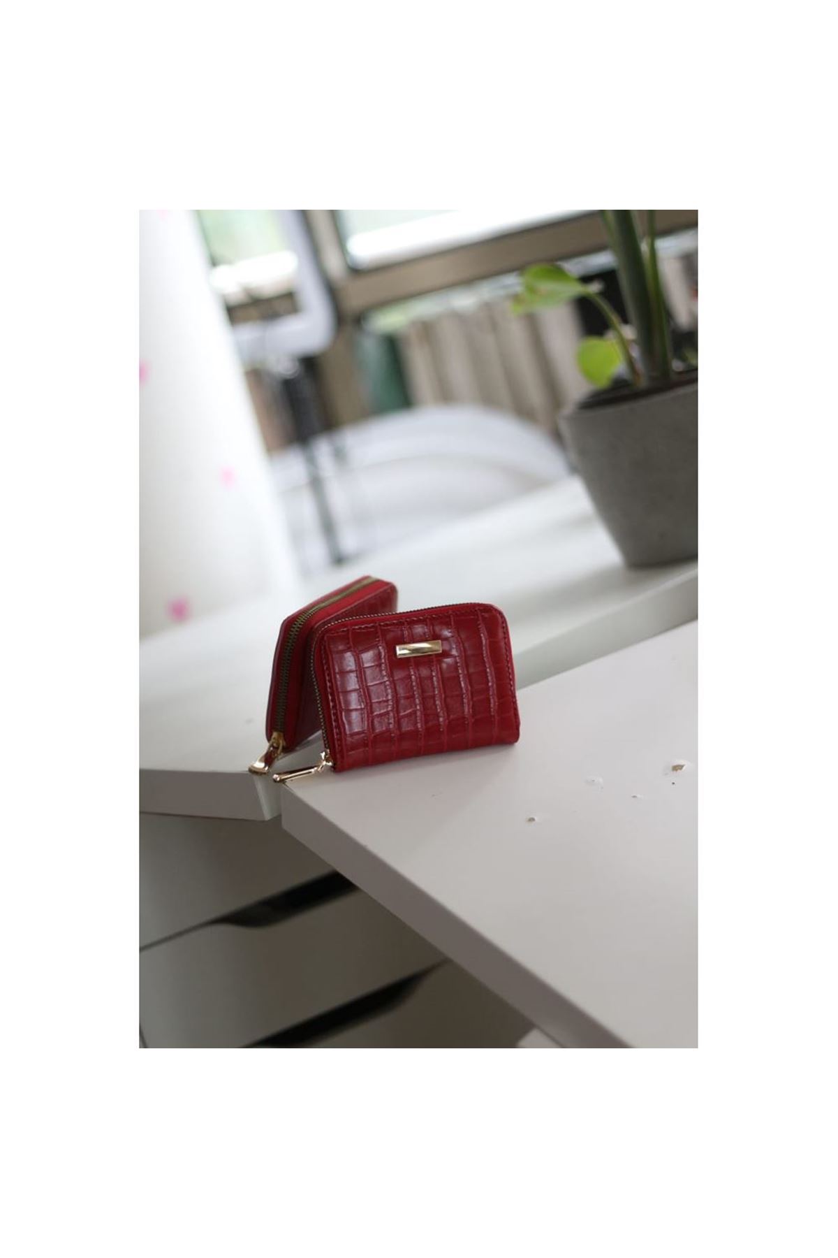 Kadın Kırmızı Gold Aksesuar Detaylı Cüzdan