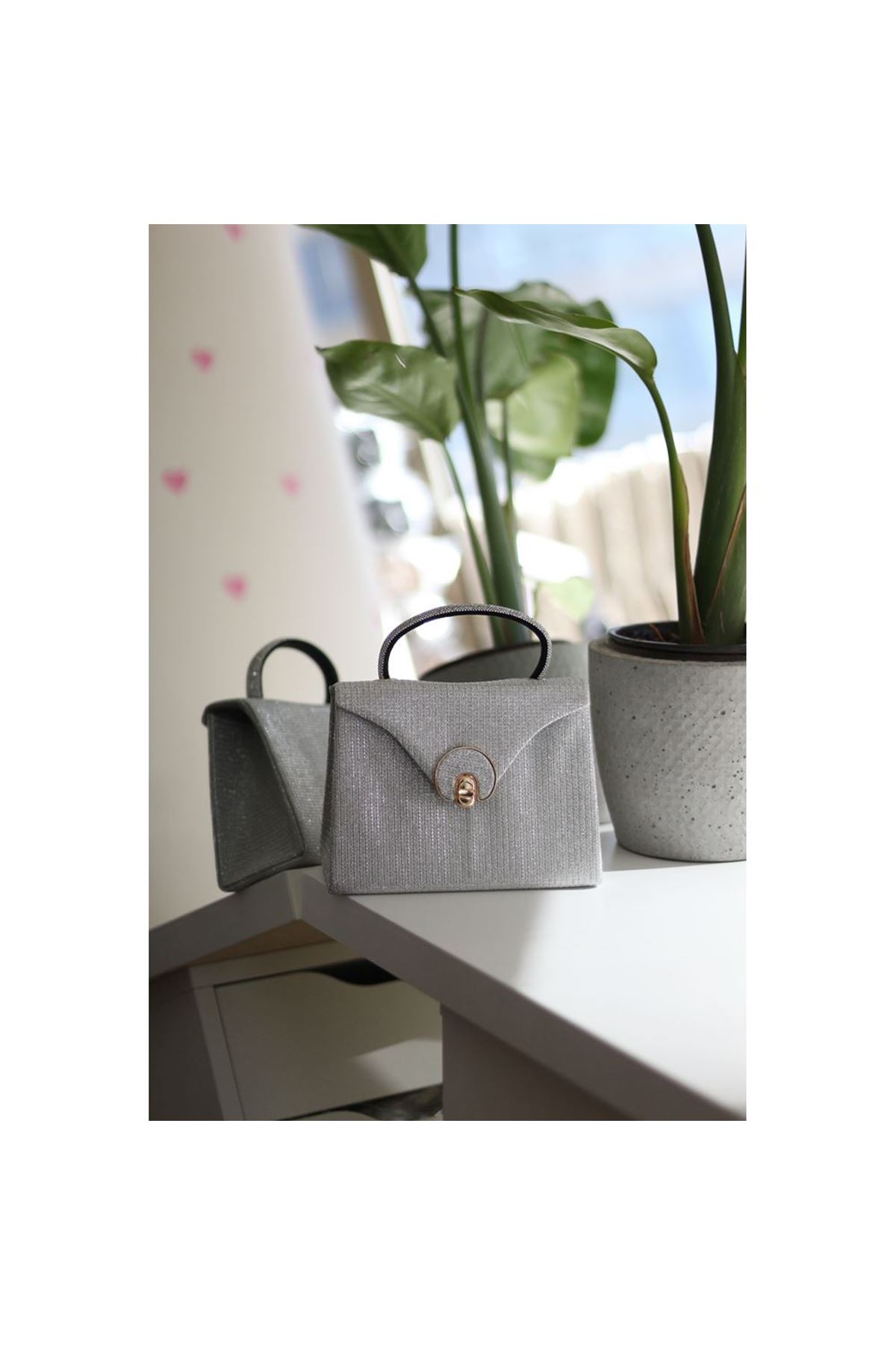 Silver Simli Oval Gold Aksesuarlı Taşlı Tutma Kulplu Abiye El Çantası