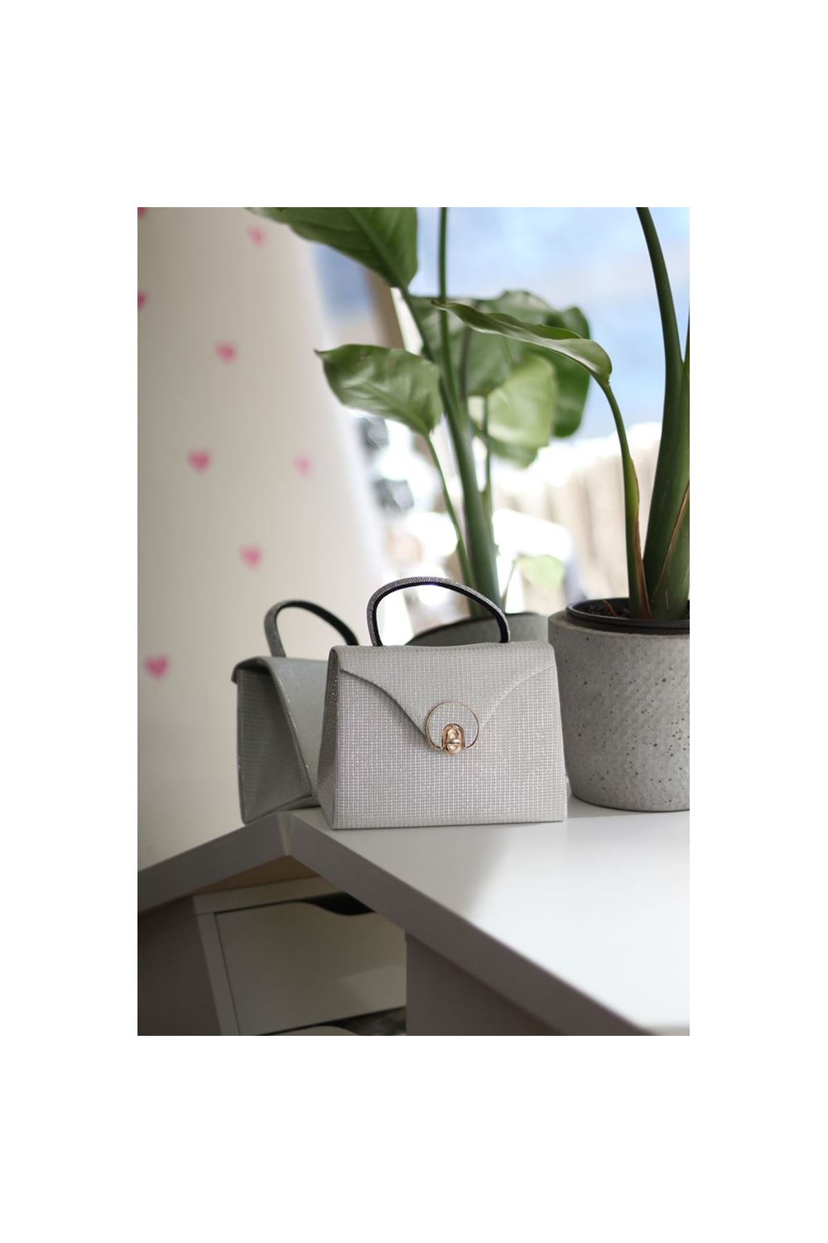 Beyaz Simli Oval Gold Aksesuarlı Taşlı Tutma Kulplu Abiye El Çantası