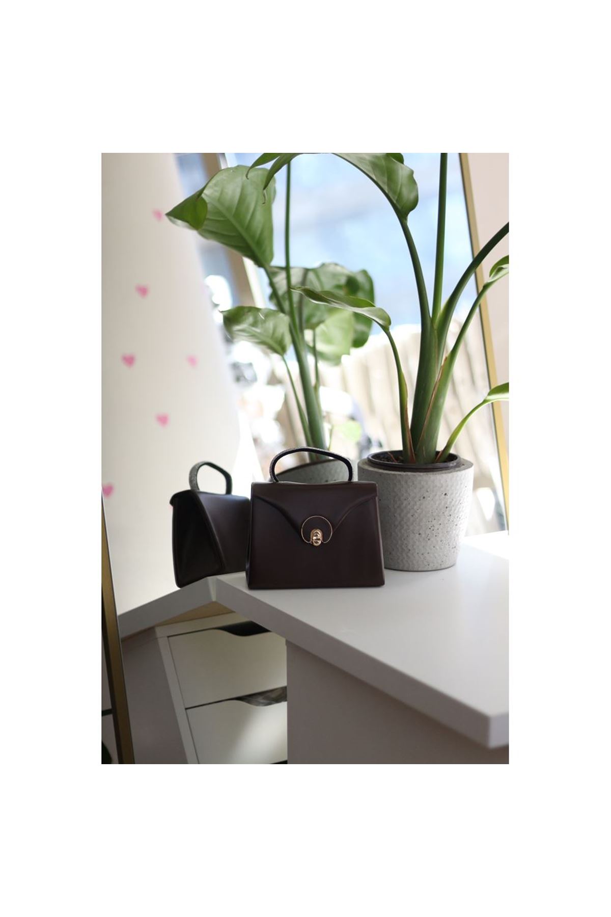 Acı Kahve Mat Oval Gold Aksesuarlı Taşlı Tutma Kulplu Abiye El Çantası