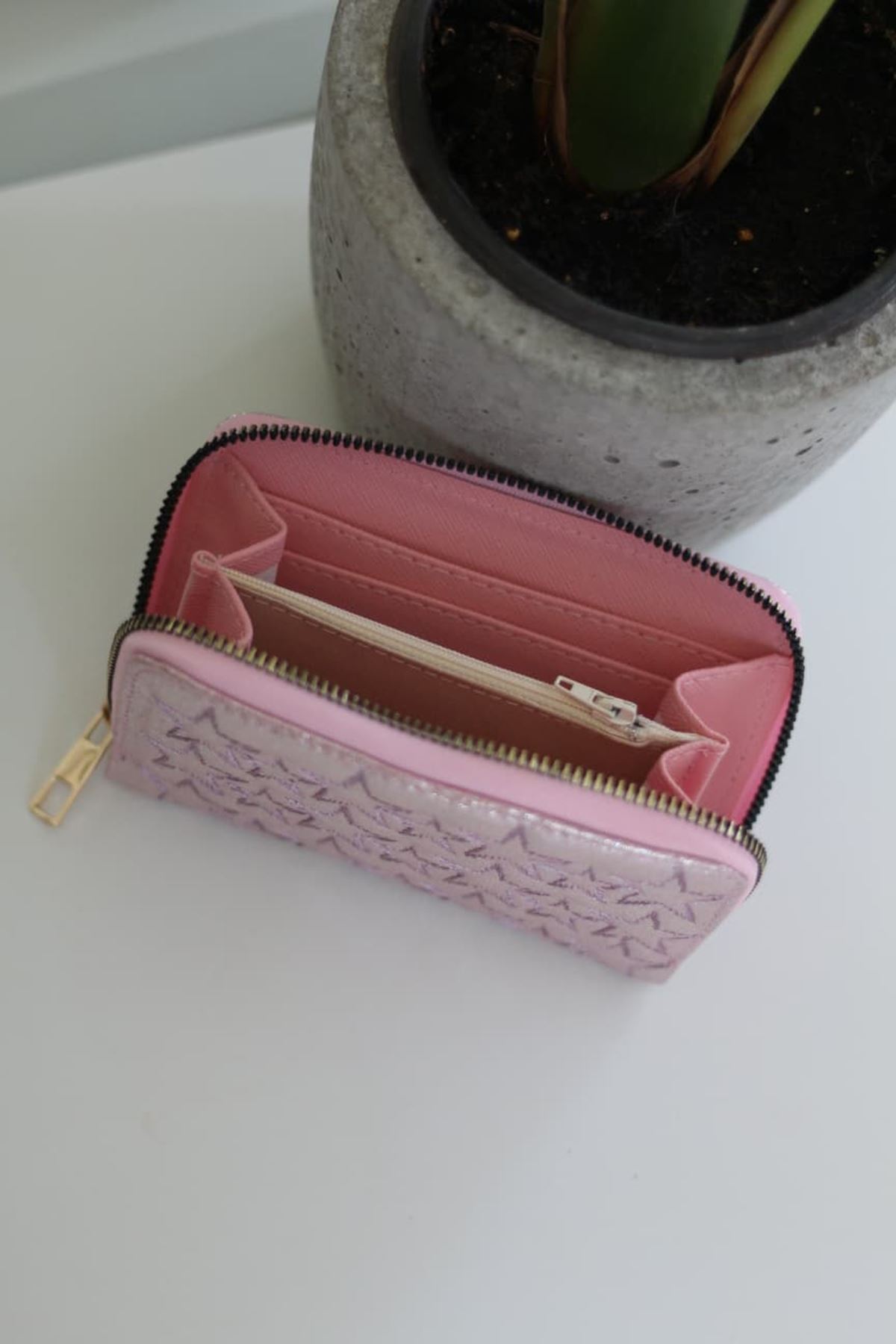 pembe parlak kumaş yıldız desenli fermuarlı cüzdan