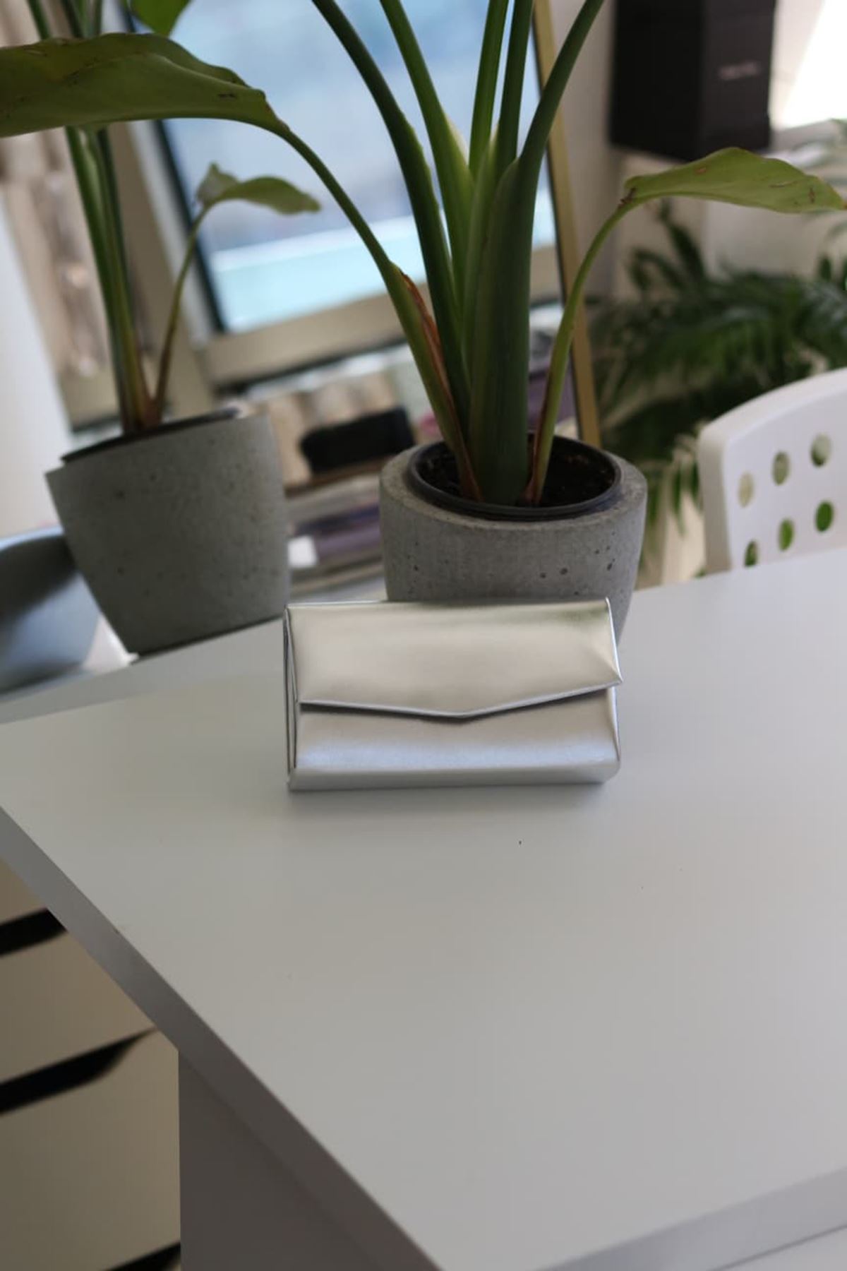 Silver Parlak Deri Mini Kutu Omuz Çantası
