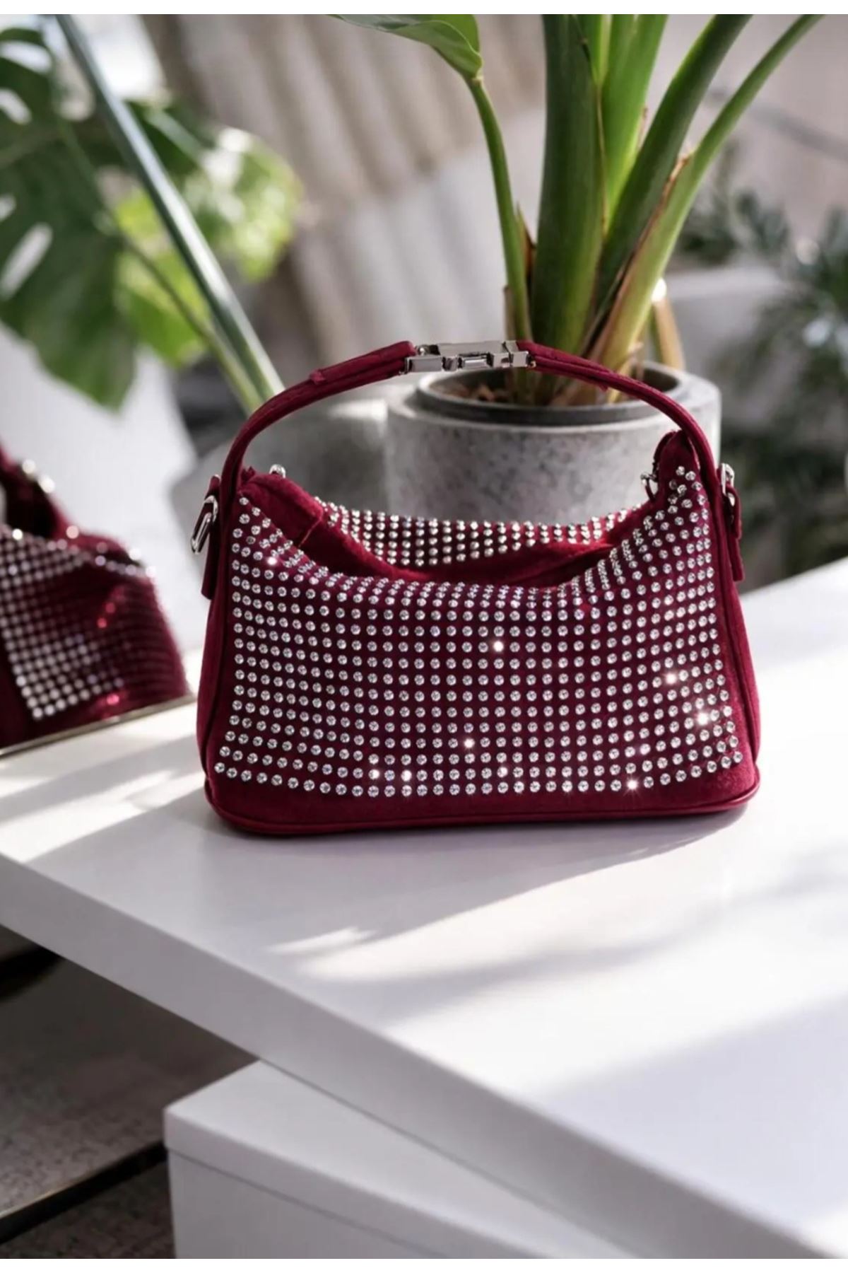 Bordo Taşlı Kilit Detaylı Askılı El Omuz Çantası