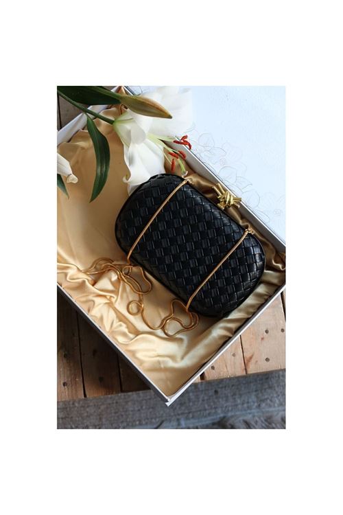 Siyah Baklava Desenli Metal Aksesuar Detaylı Kasa Abiye Çanta