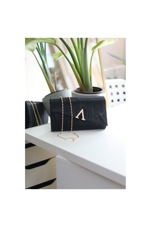 Siyah  Lazer Kesim V Aksesuarlı Zincirli Omuz Çantası