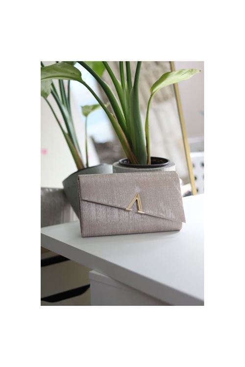 Gold Lazer Kesim V Aksesuarlı Zincirli Omuz Çantası