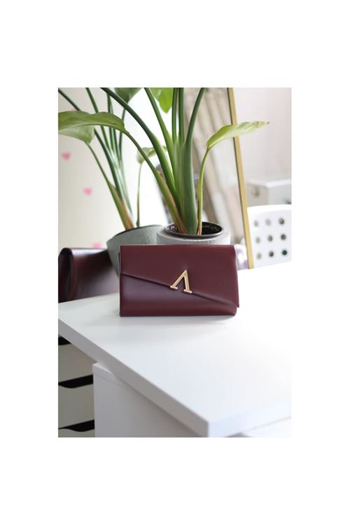 Bordo V Aksesuarlı Zincirli Omuz Çantası