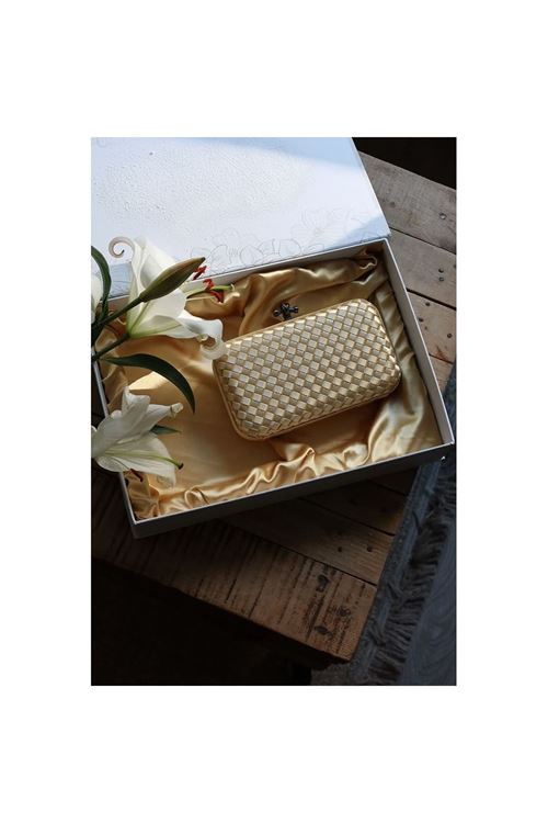 Gold Saten Standart Baklava Desenli Kasa Abiye El Çantası