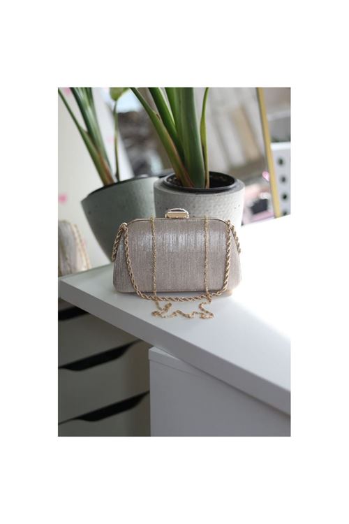 Kadın gold burgu zincir detaylı lazer doku abiye el  çantası