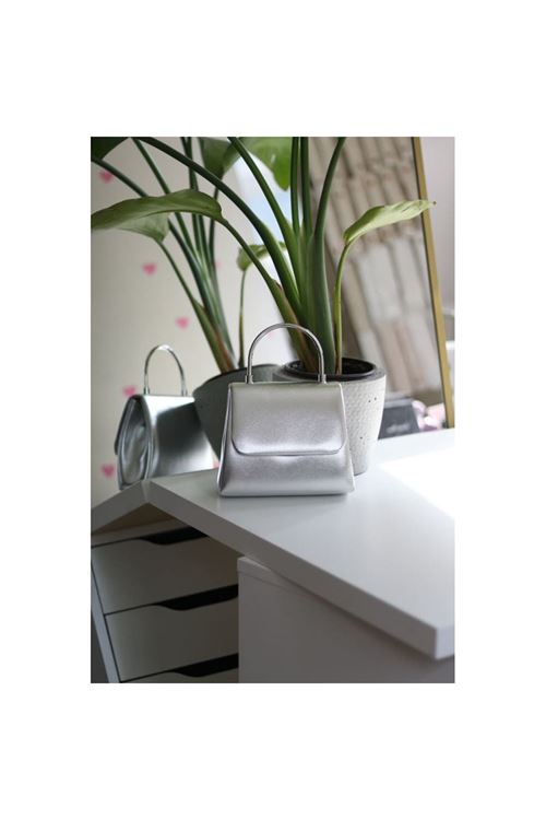 Kadın silver parlak deri metal sap detaylı abiye el omuz çantası