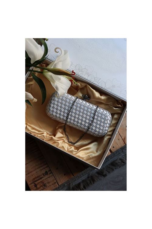 Silver Saten Slim Baklava Desenli Kasa Abiye El Çantası