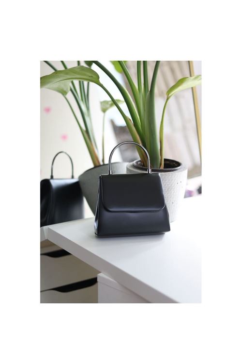 Kadın siyah mat metal sap detaylı abiye el omuz çantası