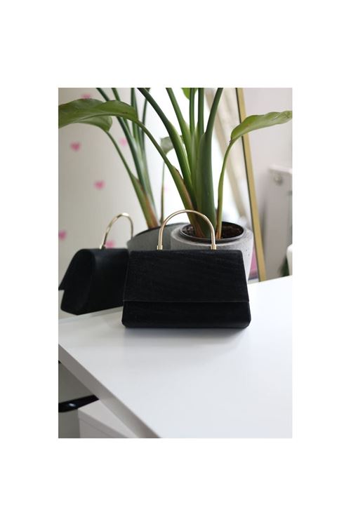 Siyah Dokulu Metal Sap Detaylı El &amp;amp; Omuz Çantası