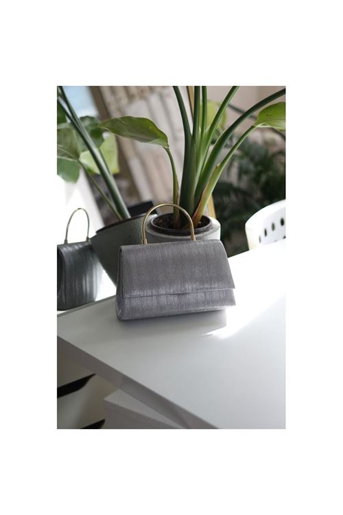 Platin Çizgi Dokulu  Metal Tutma Saplı Kapaklı Abiye Çantası