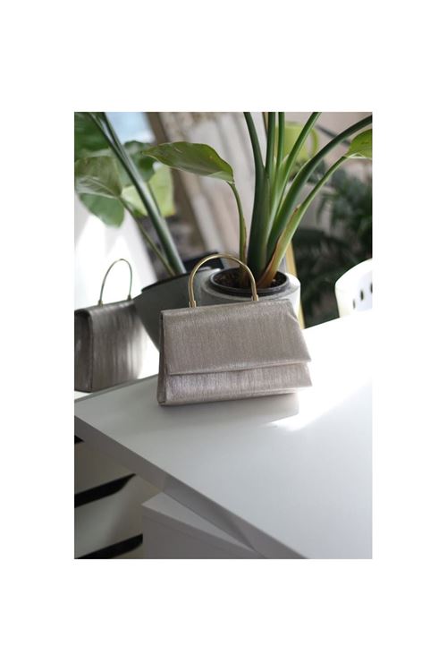 Gold Çizgi Dokulu  Metal Tutma Saplı Kapaklı Abiye Çantası