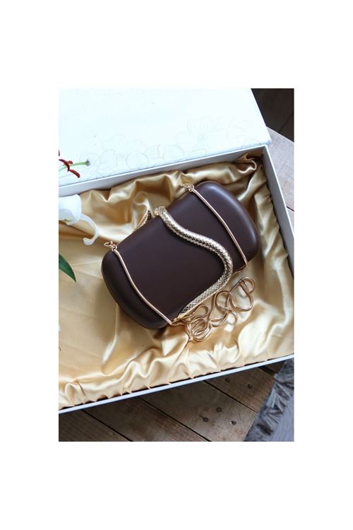 Acı kahve yılan aksesuar detaylı kasa zincirli abiye çanta