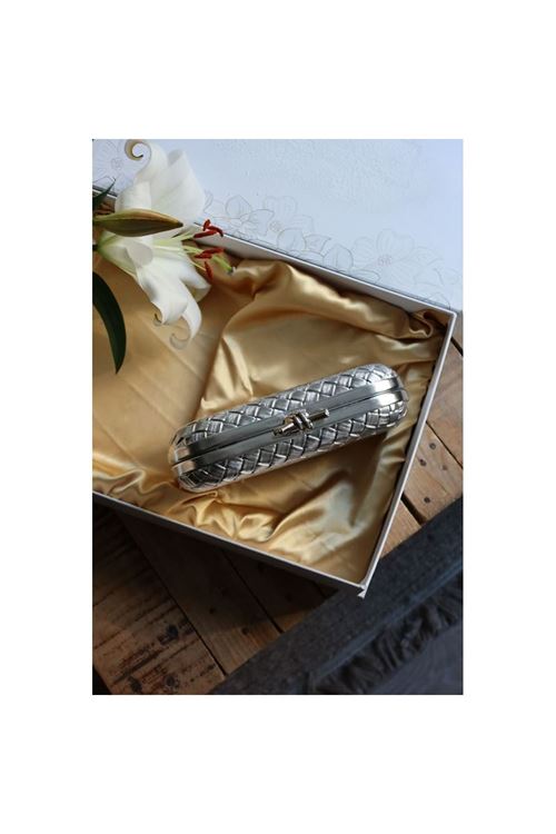 Silver Baklava Desenli Metal Aksesuar Detaylı Kasa Abiye Çanta