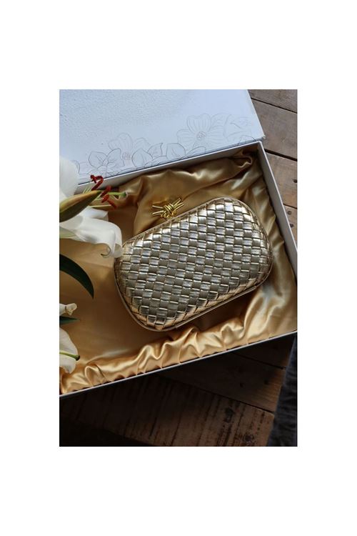 Gold Baklava Desenli Metal Aksesuar Detaylı Kasa Abiye Çanta