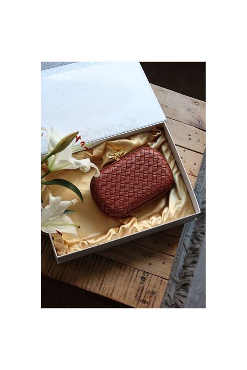 Taba Baklava Desenli Metal Aksesuar Detaylı Kasa Abiye Çanta