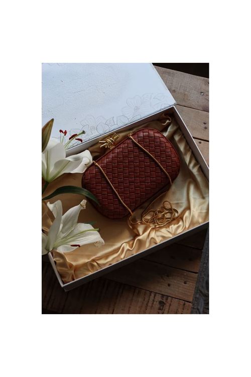 Taba Baklava Desenli Metal Aksesuar Detaylı Kasa Abiye Çanta