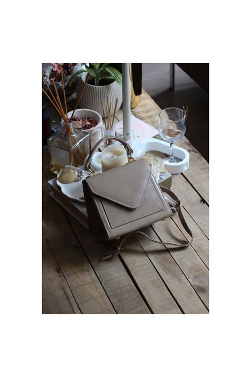 Vizon Rugan Kapak Detaylı Askılı Omuz Çantası