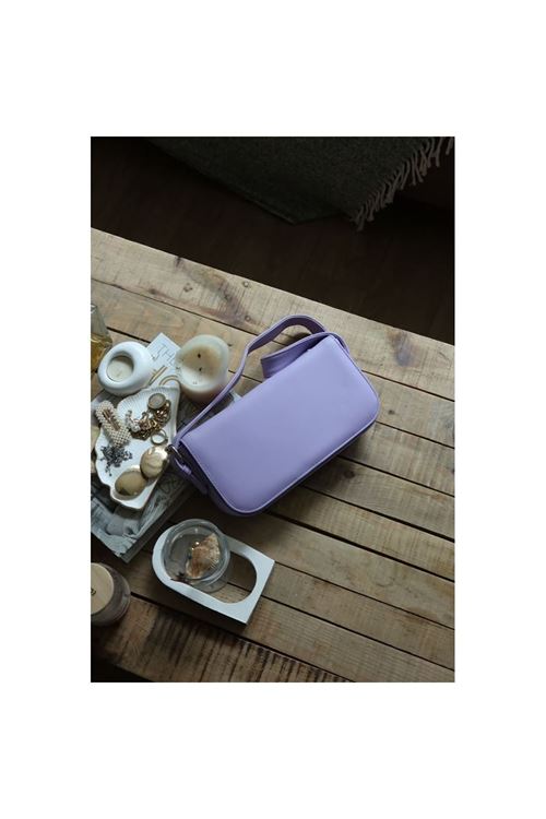 lila ayarlanabilir askılı kapaklı baget çanta