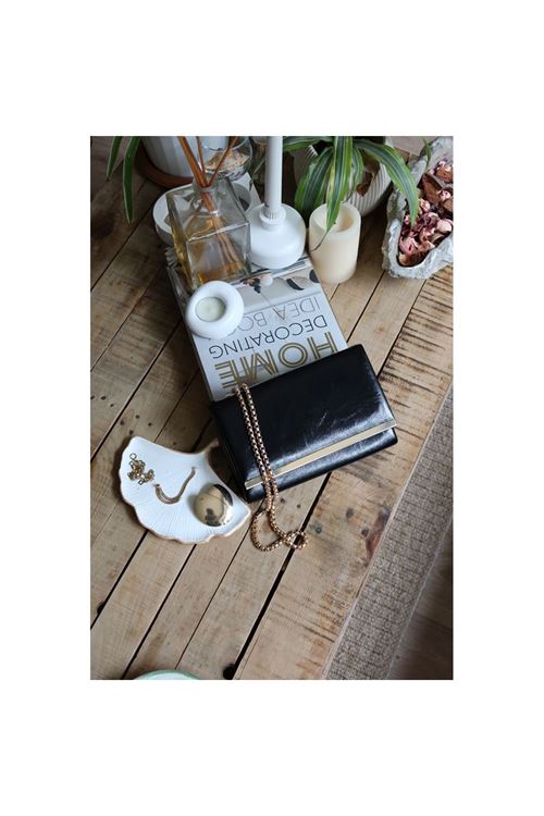 Kadın Siyah Rugan Şerit Detaylı Zincirli Omuz Çantası