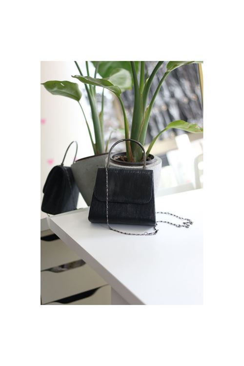 Kadın Siyah Çizgi Dokulu Metal Saplı Abiye El Omuz Çantası