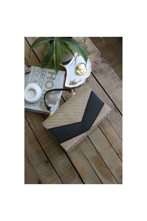 Kadın Siyah Hasır Dokulu Zarf Tutma Saplı Omuz Çantası