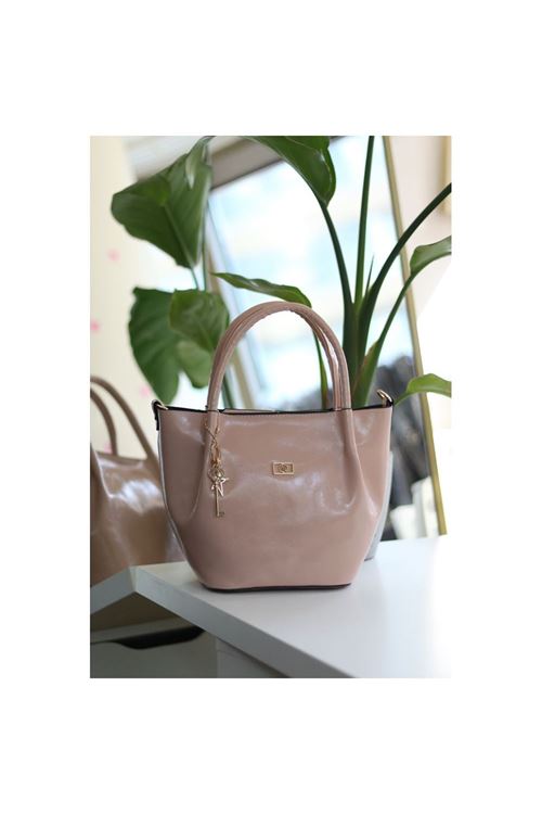 Pudra Deri Gold Aksesuar Maskotlu Omuz Çantası