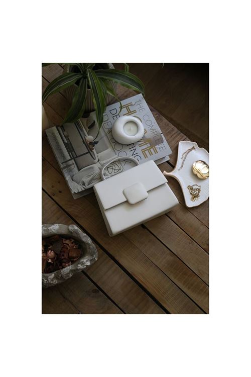 Beyaz Kare Tokalı Taş Tutma Saplı El Çantası