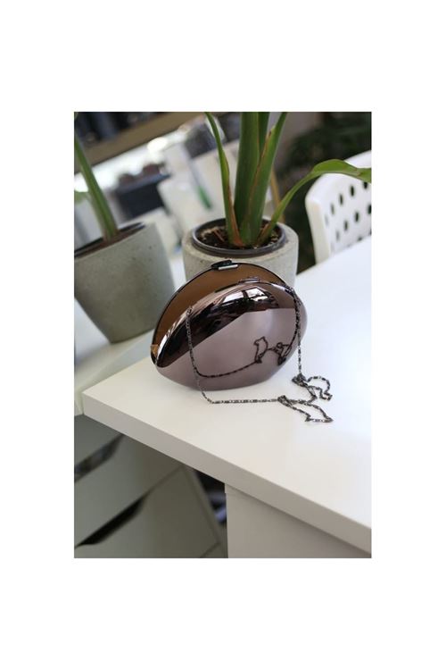 Platin Asimetrik Yassı Taş Form Mika Abiye Çanta