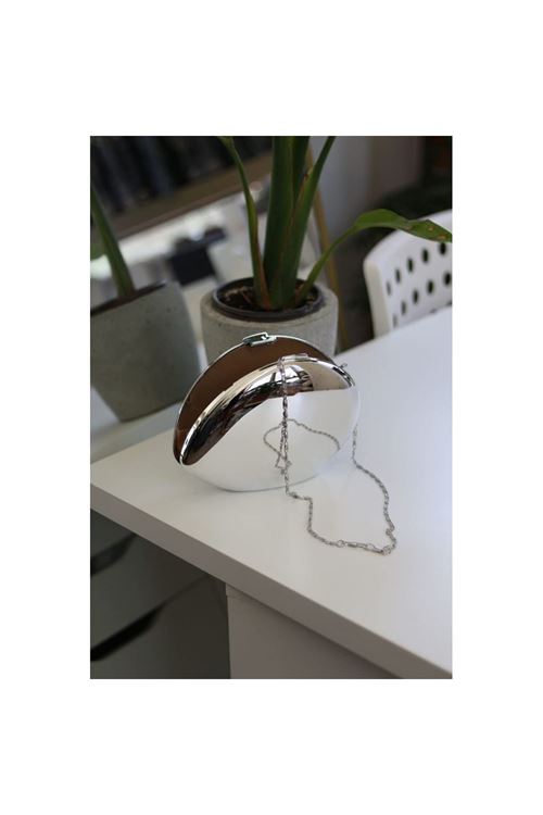 Silver Asimetrik Yassı Taş Form Mika Abiye Çanta