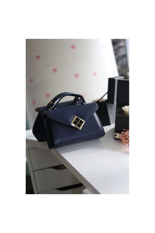 Lacivert Mat Doku Kare Gold Aksesuar Detaylı El Çantası